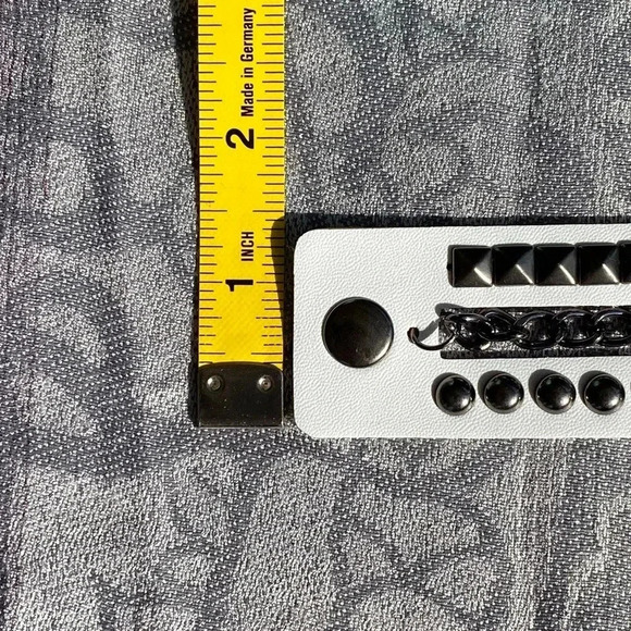 White Leather Punk Goth Rock Studded Chain Metal Stud Snap Chain Cuff Bracelet - Picture 4 of 4